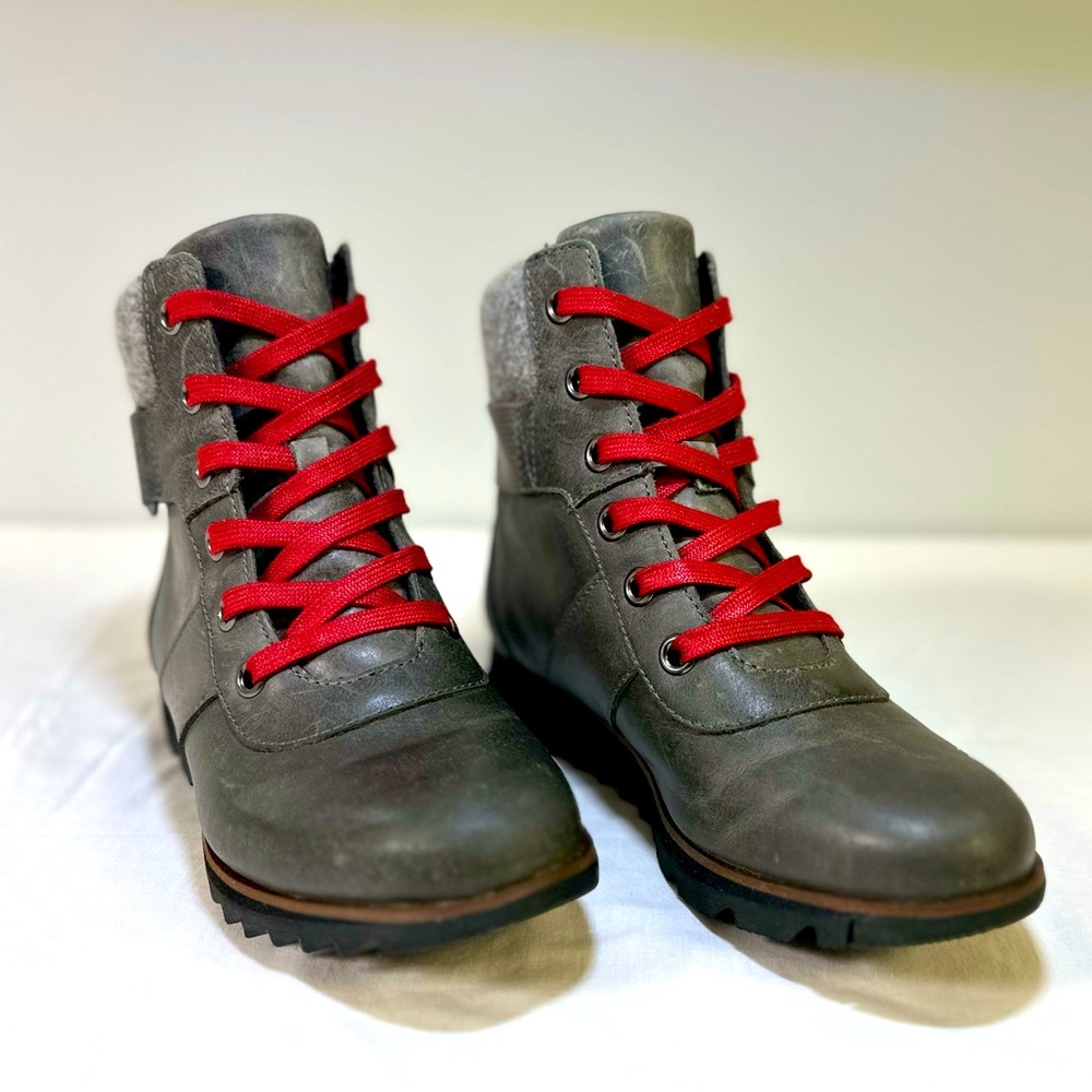 Sorel Harlow Conquest Ankle Boots